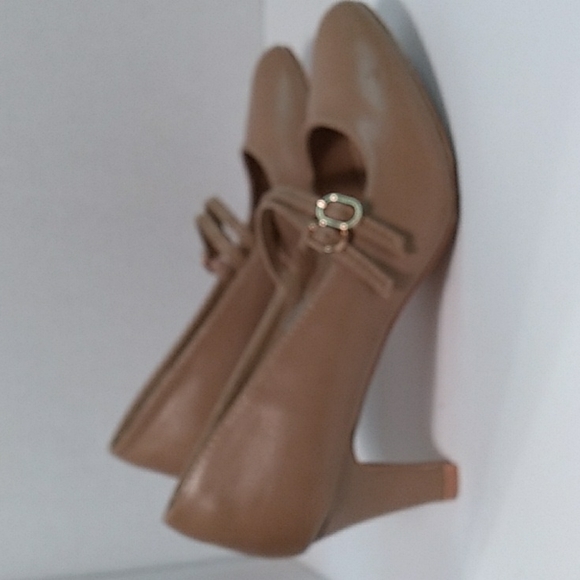 River Berry Mila Chunky Mid Heel Mary Jane Tan Heels Size 7 (S… - Picture 3 of 9
